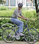 Click image for larger version

Name:	obama_bike1.jpg
Views:	365
Size:	34.3 KB
ID:	66525