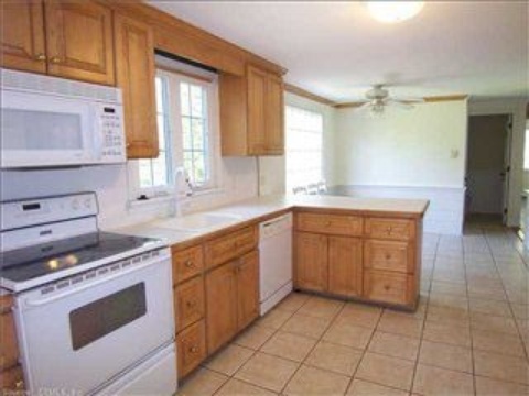 Breakfast Nook (before)